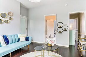 Explore & Work! Stylish Washington Heights Duplex