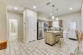 2 Mi to DHR Health: Commuter-friendly Pharr Apt