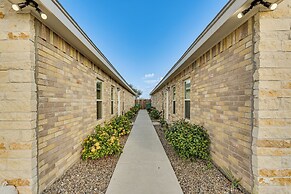2 Mi to DHR Health: Commuter-friendly Pharr Apt