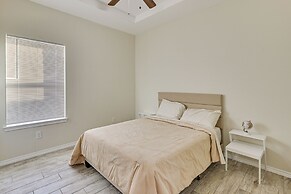 2 Mi to DHR Health: Commuter-friendly Pharr Apt
