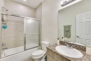 2 Mi to DHR Health: Commuter-friendly Pharr Apt