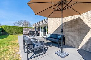 Tastefully Furnished Detached Bungalow