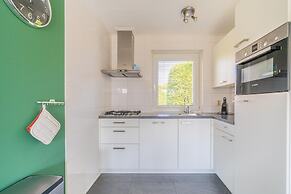 Tastefully Furnished Detached Bungalow