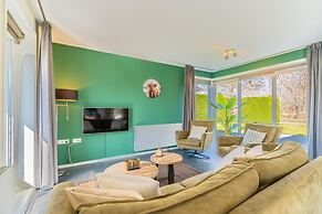 Tastefully Furnished Detached Bungalow