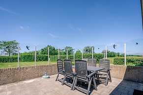 Charming 5-person Holiday Home With Panoramic Views