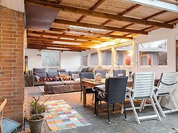 5 Star Holiday Home in Dronningmolle