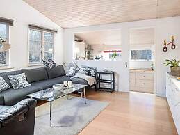 5 Star Holiday Home in Dronningmolle