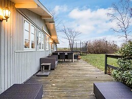 5 Star Holiday Home in Dronningmolle