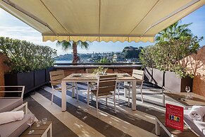 Beachfront Studio with Terrace by Wonderful Italy