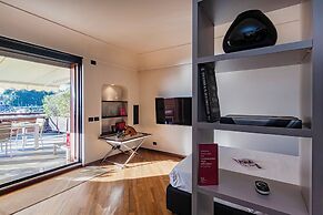 Beachfront Studio with Terrace by Wonderful Italy