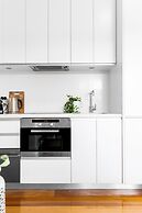 Designer Styled Studio in Central Trendy Glebe