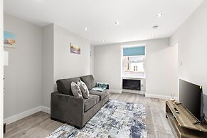 Spacious 2-floor Flat Near Weymouth Seafront