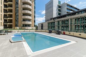 Central 2-bed Apartment With Pool, Gym and Spa