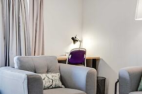 Central 2-bed Apartment With Pool, Gym and Spa