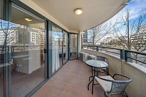 Central 2-bed Apartment With Pool, Gym and Spa
