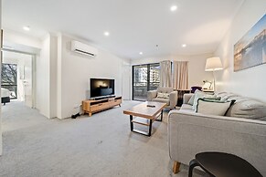 Central 2-bed Apartment With Pool, Gym and Spa