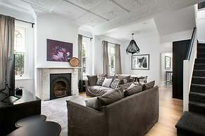 Elegant 3-bed Heritage House With Swimming Pool