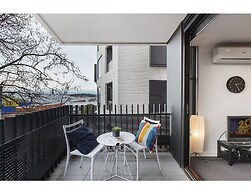 2 bed Apartment in Trendy Collingwood