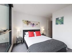 2 bed Apartment in Trendy Collingwood
