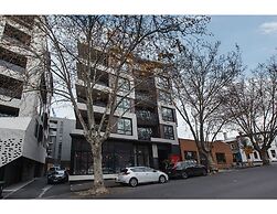 2 bed Apartment in Trendy Collingwood