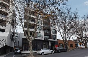 2 bed Apartment in Trendy Collingwood