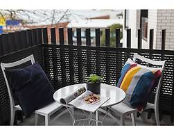 2 bed Apartment in Trendy Collingwood