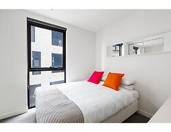 2 bed Apartment in Trendy Collingwood