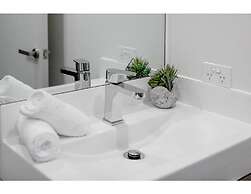 2 bed Apartment in Trendy Collingwood