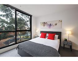 2 bed Apartment in Trendy Collingwood