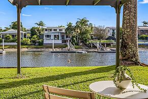 3-bed Waterfront Apartment With Private Patio