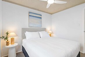 3-bed Waterfront Apartment With Private Patio