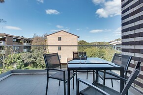 Professional Living Minutes From the City
