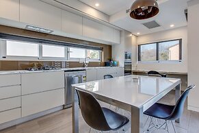 Professional Living Minutes From the City