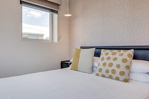 Professional Living Minutes From the City