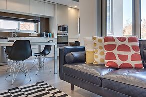 Professional Living Minutes From the City
