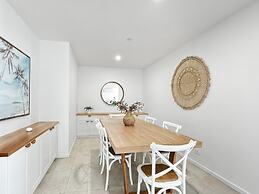 Deluxe 3-bed Unit With Views
