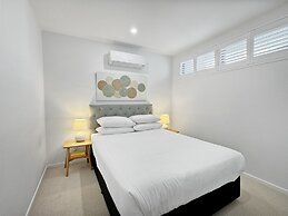 Deluxe 3-bed Unit With Views