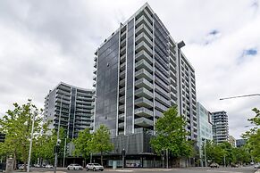 Executive Balcony Apartment in Central Canberra