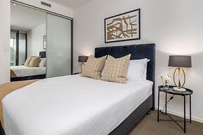 Executive Balcony Apartment in Central Canberra