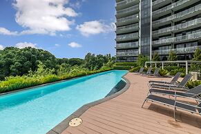 Executive Balcony Apartment in Central Canberra