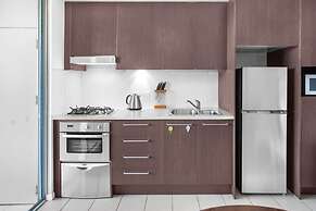 2-bed Near Brisbane CBD With Pool, Sauna & BBQ
