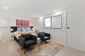 Cozy 1-bed Studio Near Cafes and Shops
