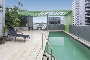 Beautiful Unit With Gym and Pool Near Museums