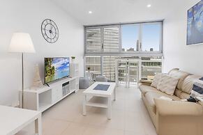Beautiful Unit With Gym and Pool Near Museums