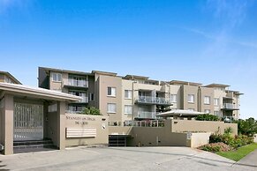 Sleek Apartment With Pool and Rooftop Terrace
