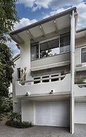 Beachside 2-bed House With Pool, Courtyard & BBQ