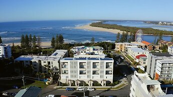 Luxury 5-floor Unit With Ocean Views Near Beach