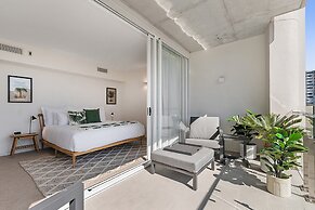 Luxury 5-floor Unit With Ocean Views Near Beach
