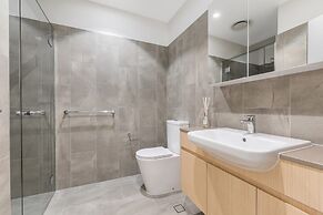 Luxury 5-floor Unit With Ocean Views Near Beach