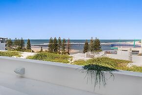 Luxury 5-floor Unit With Ocean Views Near Beach